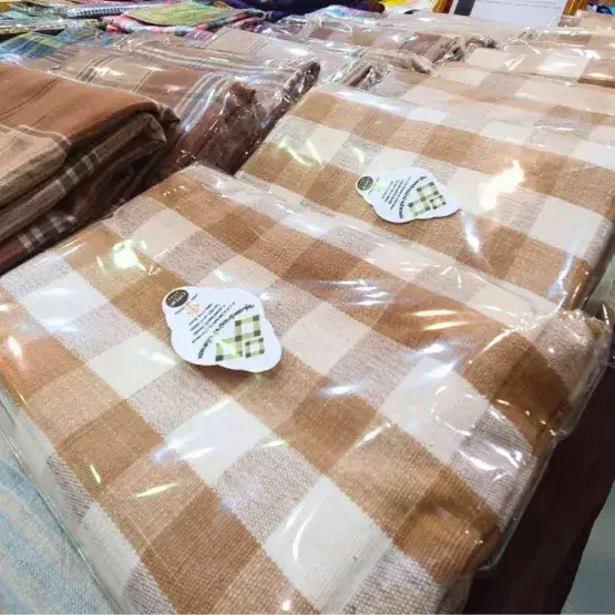 กลุ่มสตรีทอผ้า บ้านโสกแสง