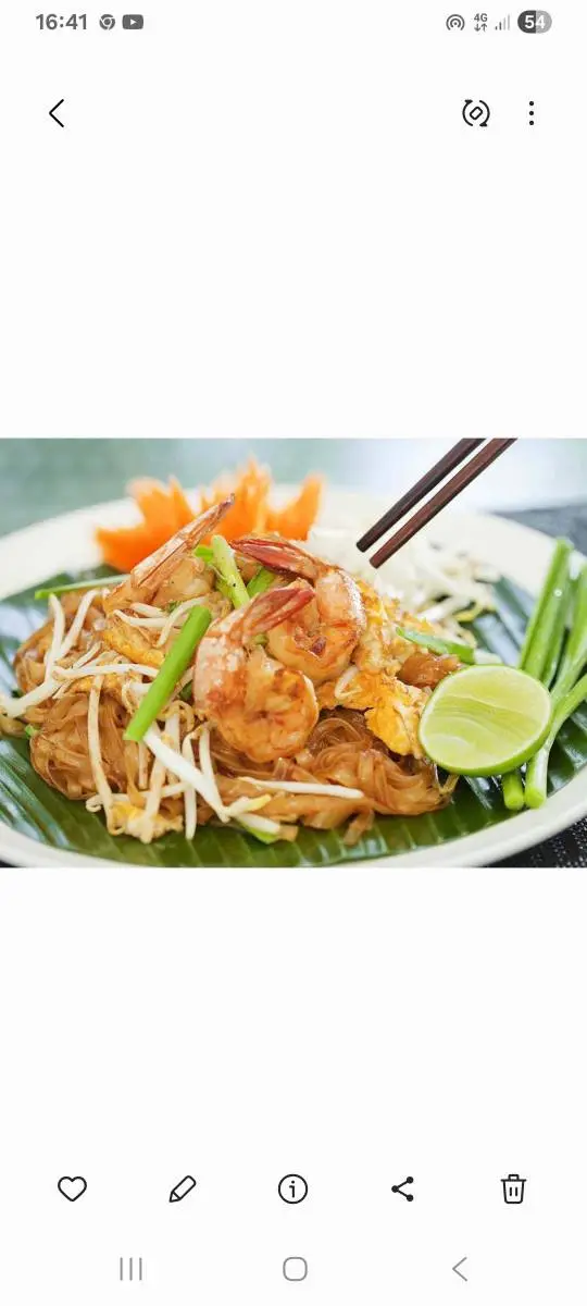 ผัดไทยกลางกรุง