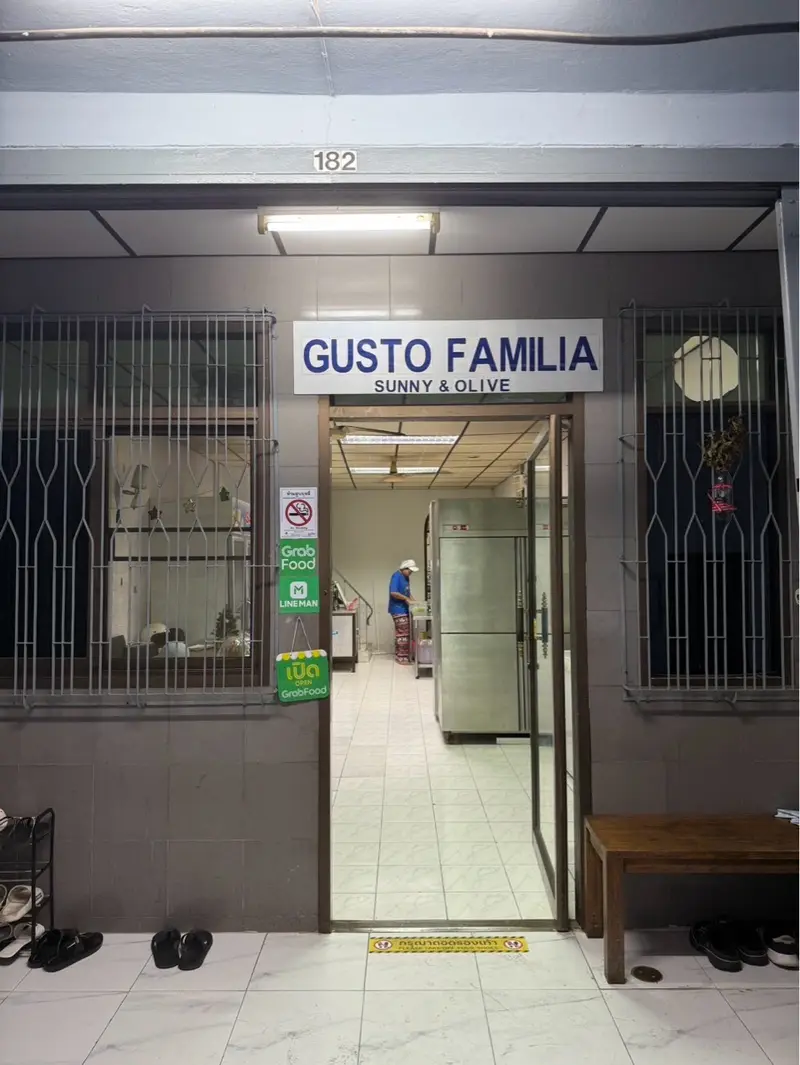 Gusto Familia Mediterranean