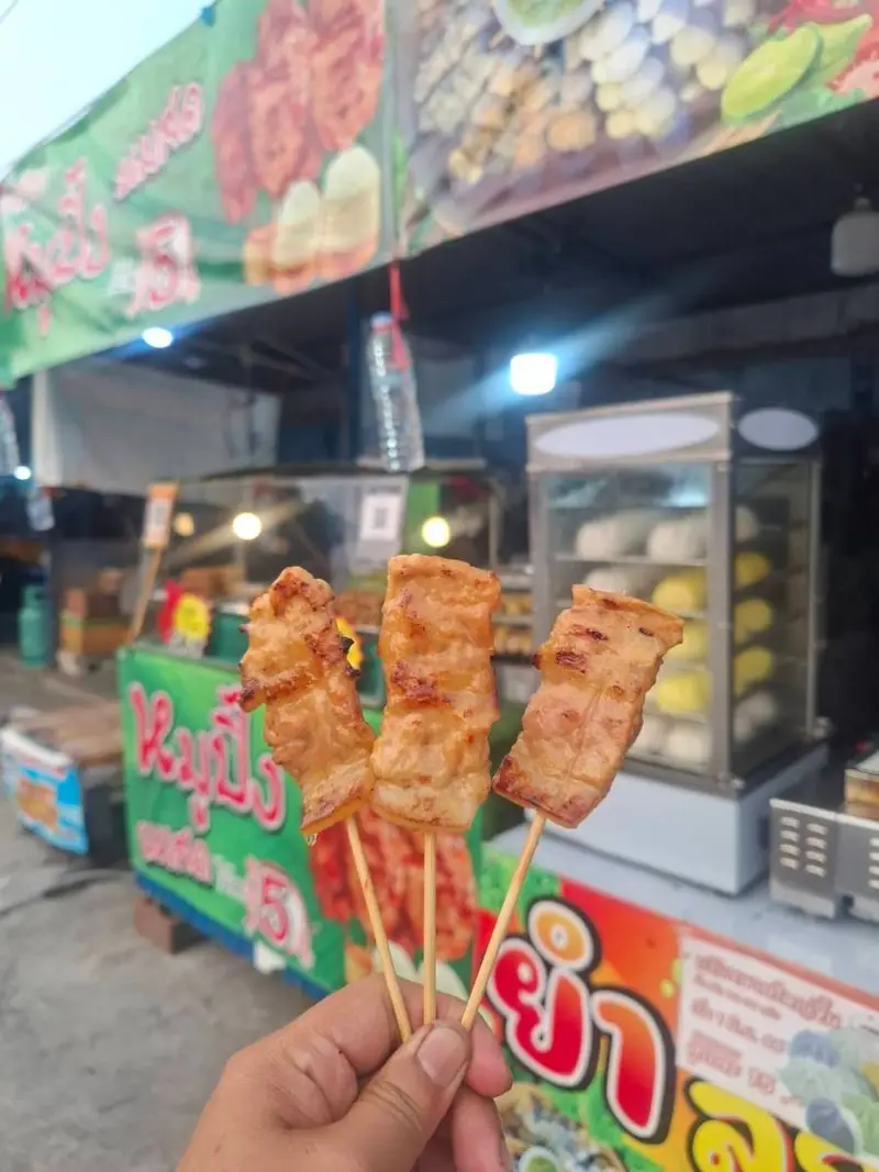 หมูปิ้งนมสด